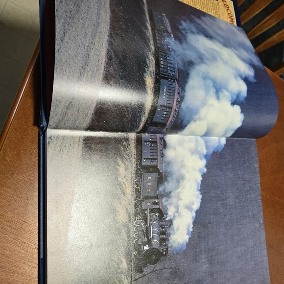Locomotives train book - Picture 3 of 6